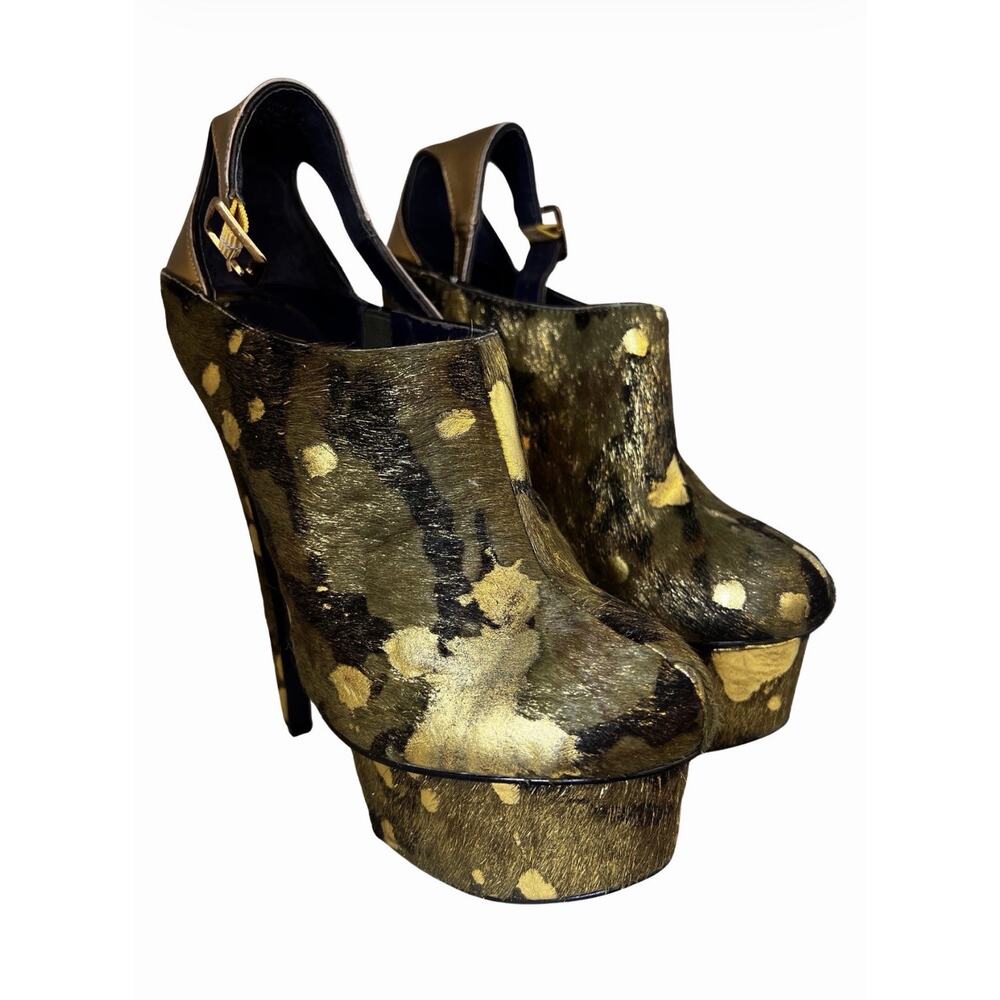 London Trash Lt.-Wynne Camo Real Fur Platform Heels Gold Ankle Strap Size 9